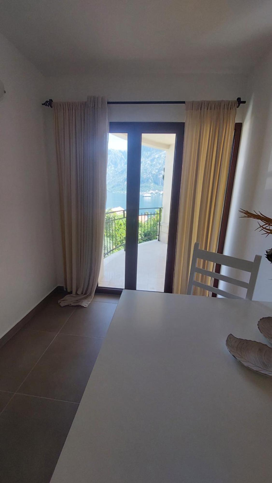 Apartments Feral Kotor Bagian luar foto